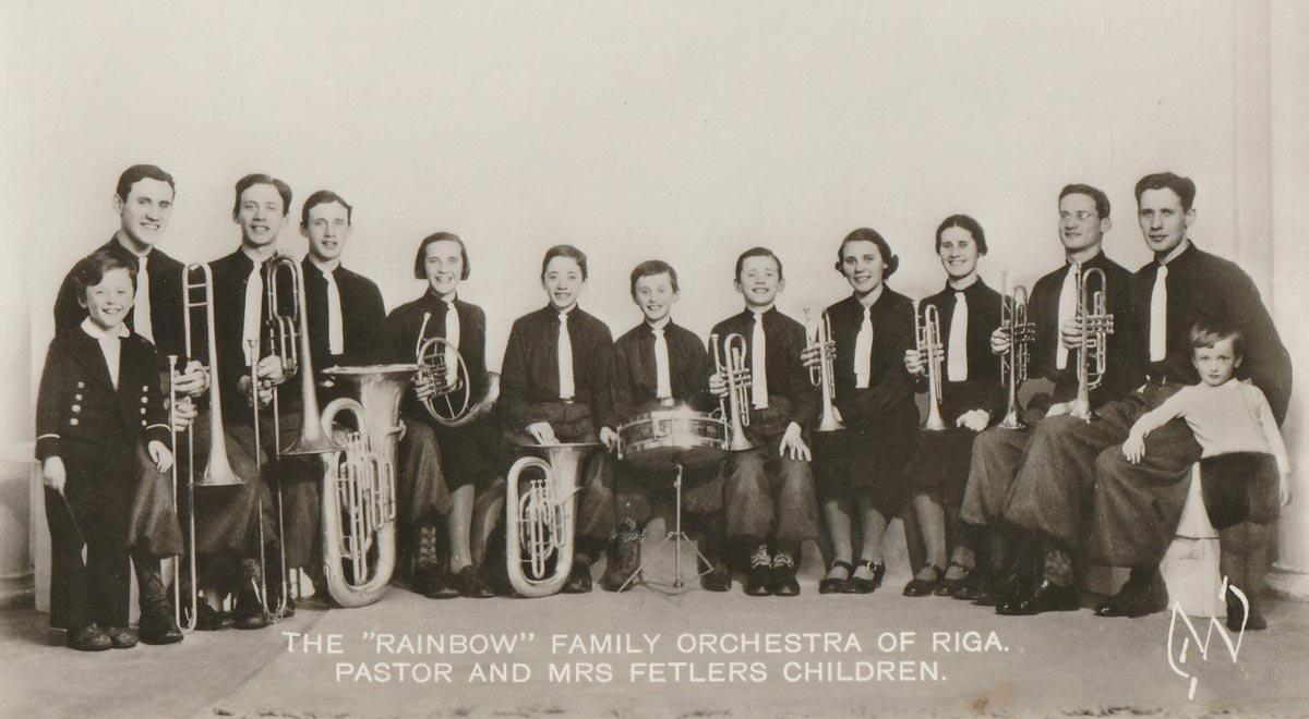 Fetlers un viņa ģimenes orķestris "Varavīksne"